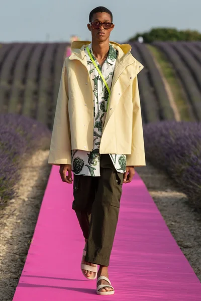 Look 22